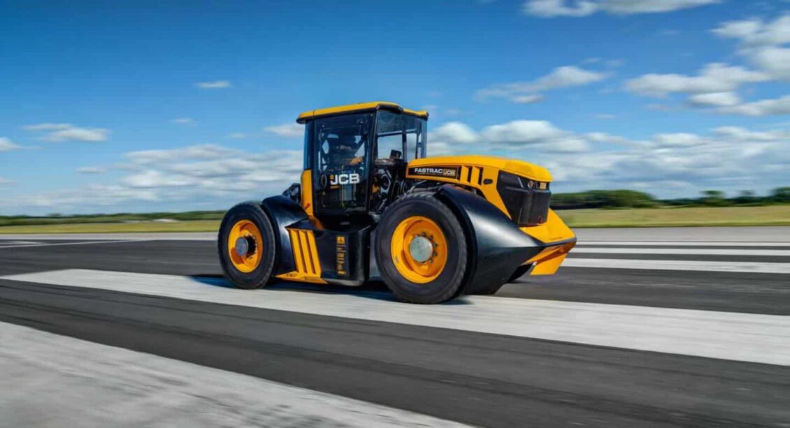 Quieres un tractor amarillo de 1000 CV porque sí, es lo que se lleva ahora