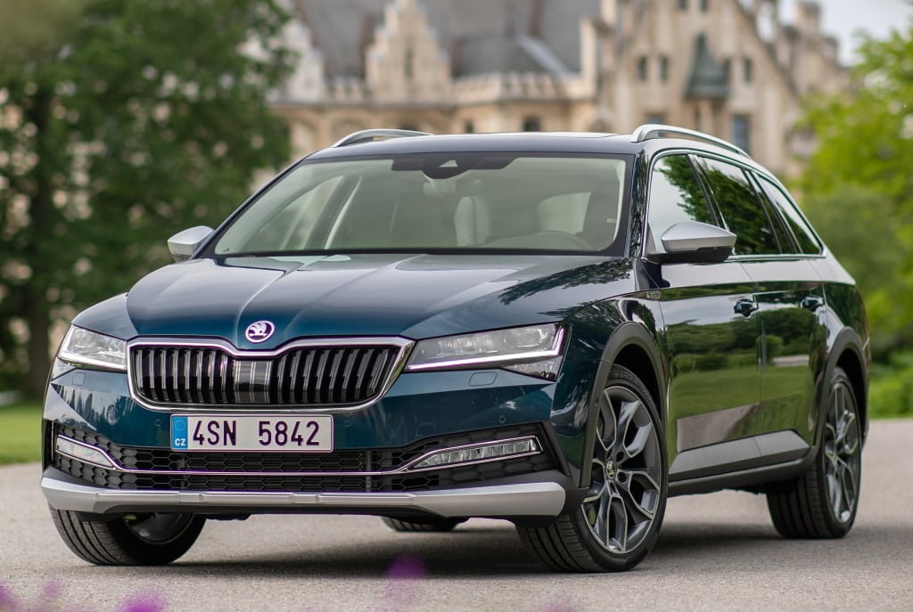 [Imagen: skoda_superb_scout_34_04bf03e60a9a071c.jpg]