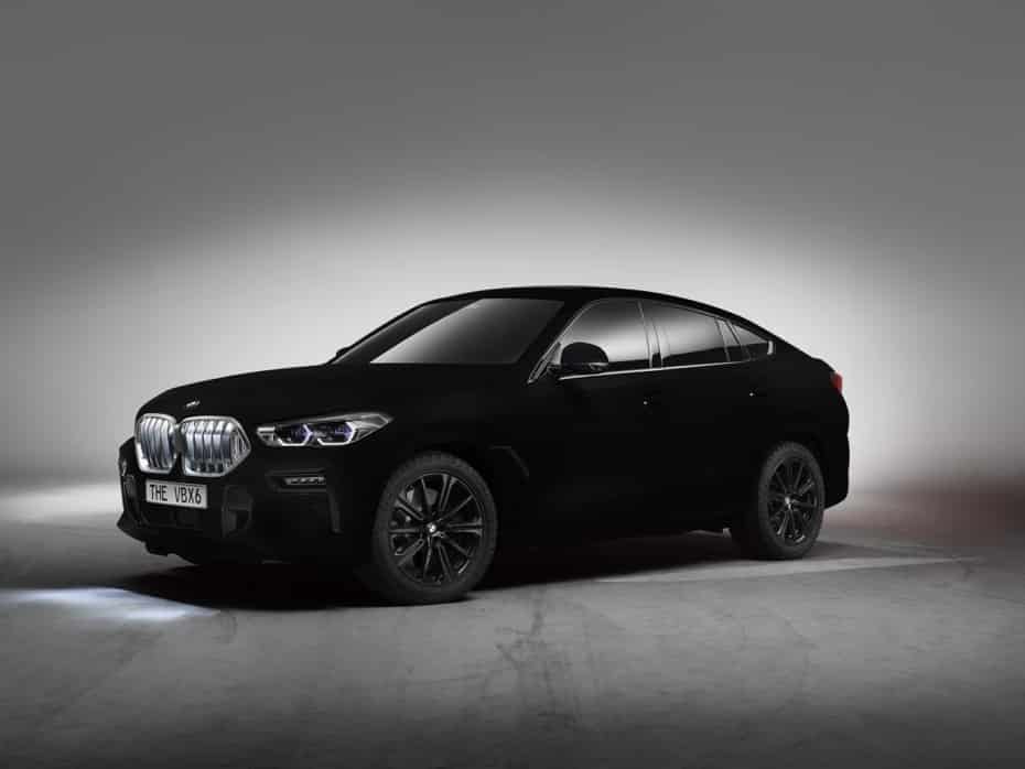 BMW X6 Vantablack VBx2: El negro más negro del mundo convierte al X6 en una mancha con ruedas