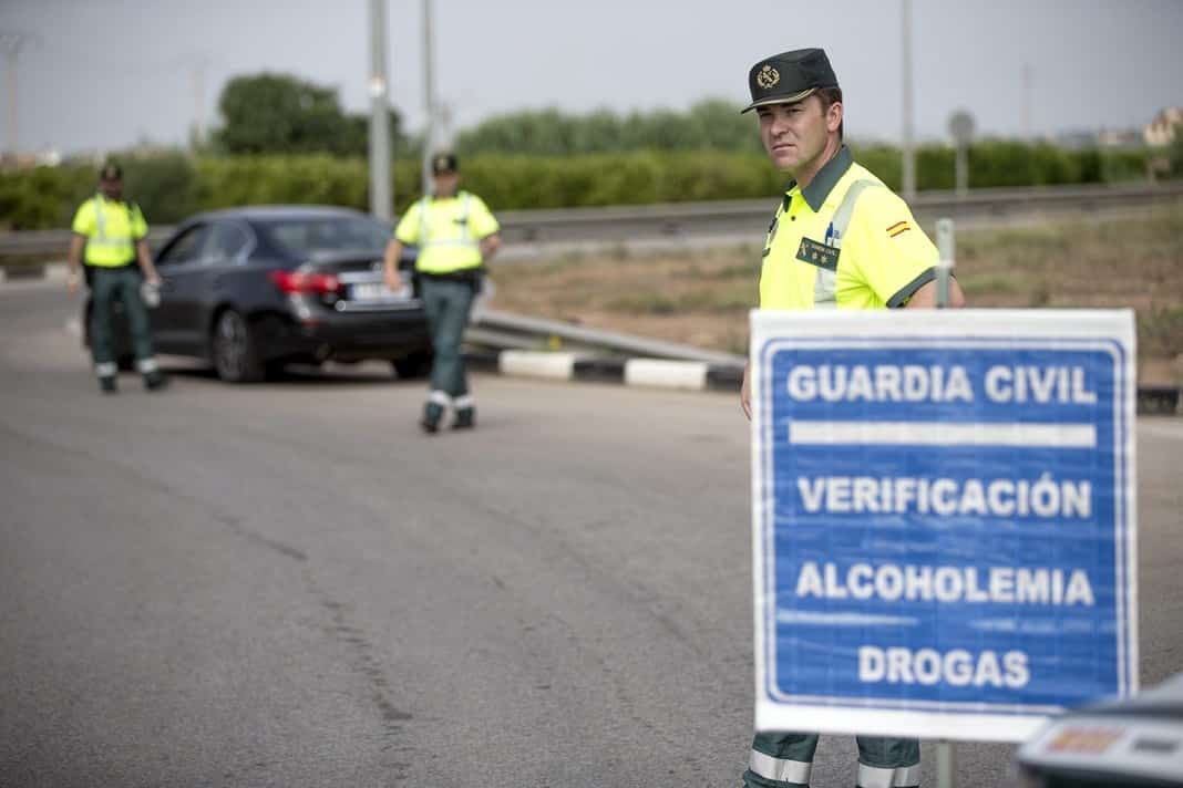 Que no te extrañe si ves a la policía grabándote durante un control de drogas…