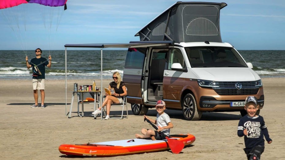 ¿Prefieres un apartamento en la playa o una Volkswagen California 2020?: Precios y equipamiento