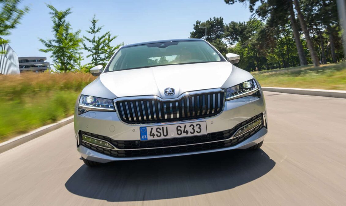 La gama Skoda Superb recibe las versiones de acceso