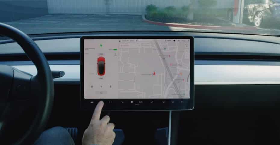 Así es la actualización V 10.0 de Tesla: Netflix, películas y hasta un Karaoke
