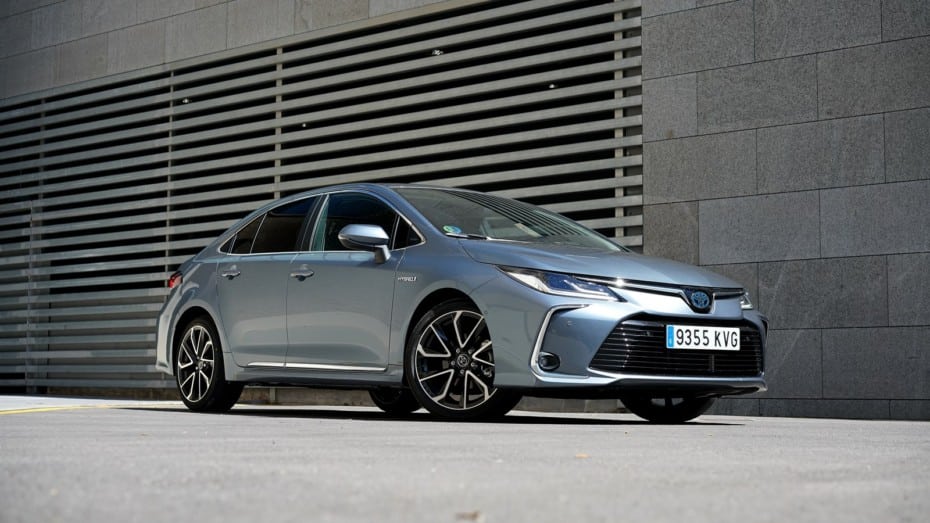 Prueba Toyota Corolla Sedan 1.8l 125H e-CVT Advance: Una estética que no pasa desapercibida