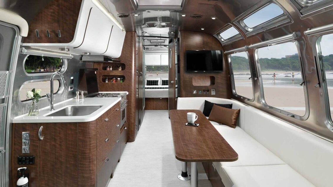 Airstream Globetrotter 30: Con tanto lujo y espacio da gusto llevar la casa a cuestas
