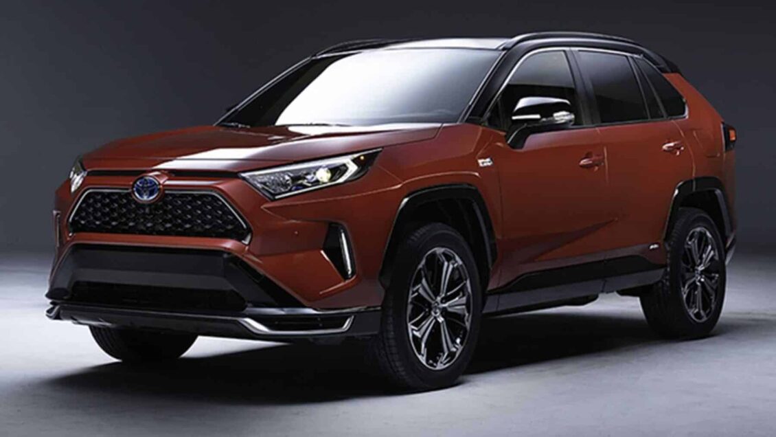 El Toyota RAV4 PHEV de 306 CV que llegará a Europa en 2021 ya tiene precio en Japón