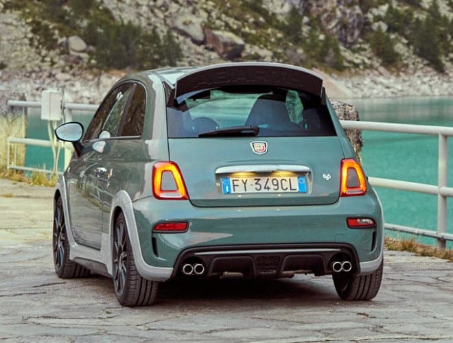 Ya Puedes Comprar El Abarth 695 70º Aniversario Eso Si Prepara El Bolsillo