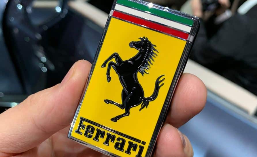 Así es la nueva llave del Ferrari Roma: Un diseño único para el poderoso GT V8