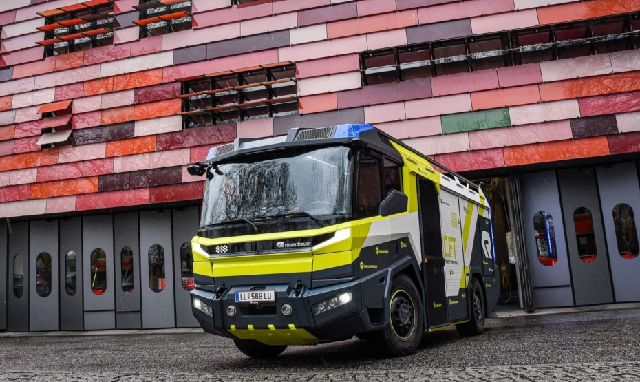 Este camión de bomberos dice ser el futuro: 30 km de autonomía eléctrica por 5,3 millones de euros