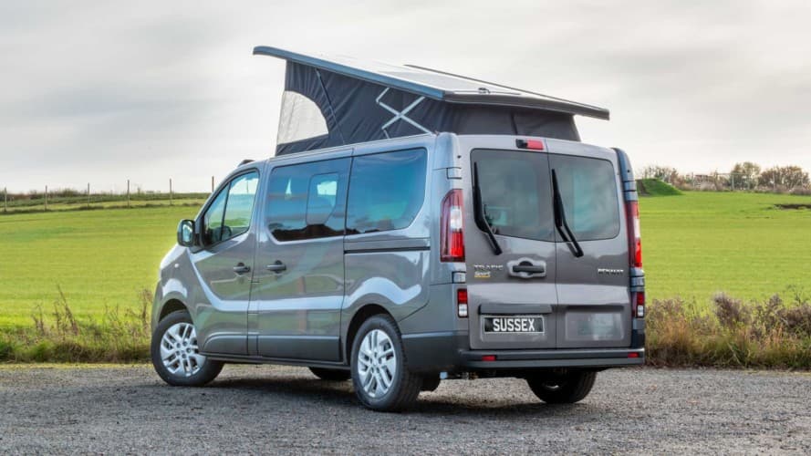 El Renault Trafic se convierte en una práctica y equipada camper