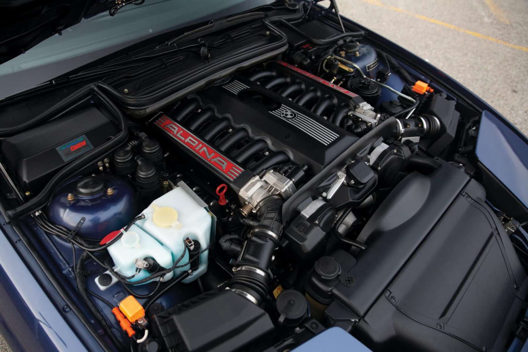 Мотор Alpina v12 BMW