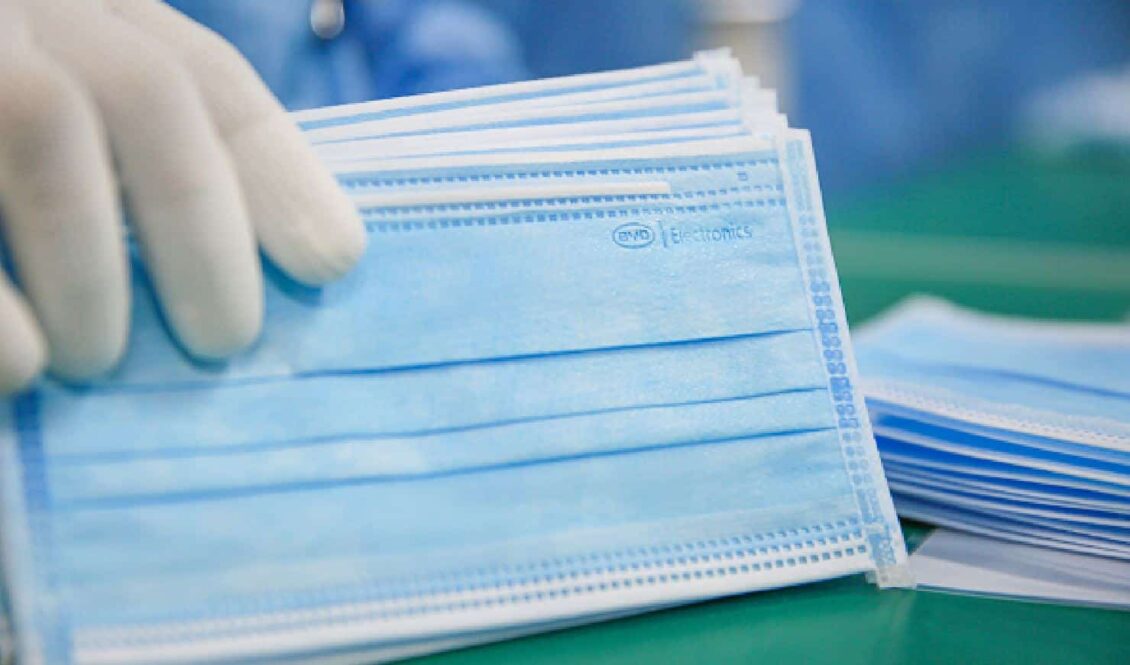 La crisis sanitaria global ha hecho que un fabricante de coches haga mascarillas y gel…