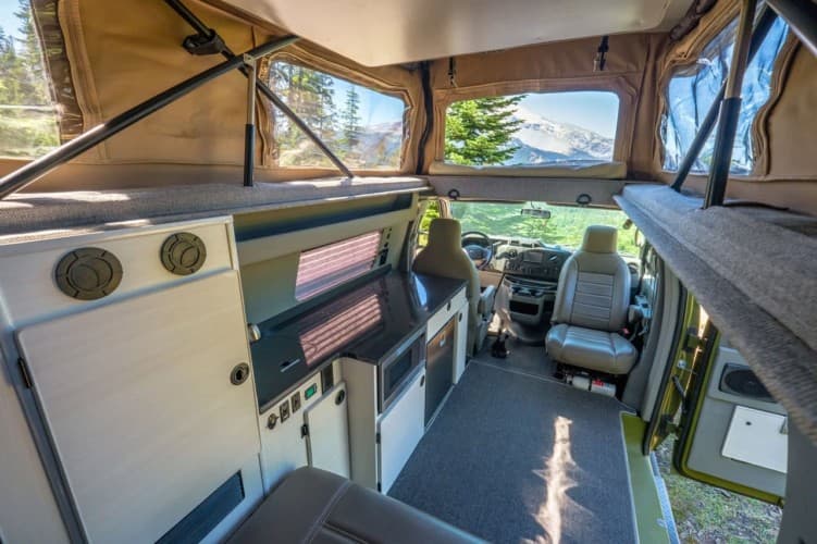 Asi Es El Ford Econoline Camper 4 4 De Furgon Mitico A Autocaravana Extremadamente Capaz Asi Es El Ford Econoline Camper 4 4 De Furgon Mitico A Autocaravana Extremadamente Capaz