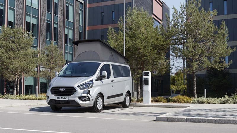 El Ford Transit Custom PHEV se convierte en una ecológica y funcional camper