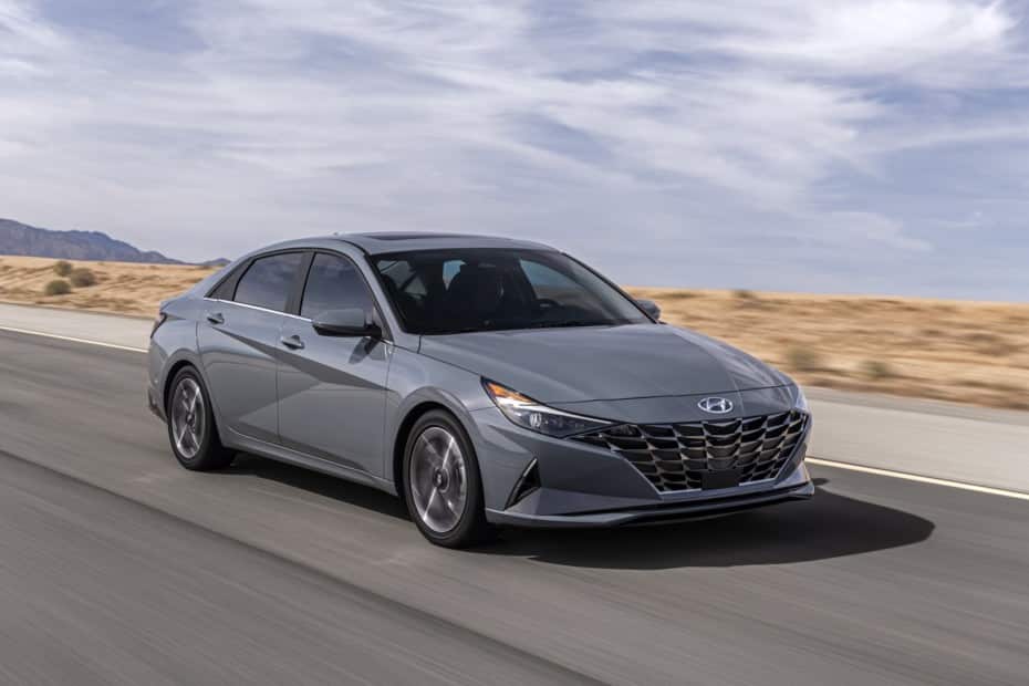 Nuevas imágenes del Hyundai Elantra Hybrid 2020: atractivo y ahorrador