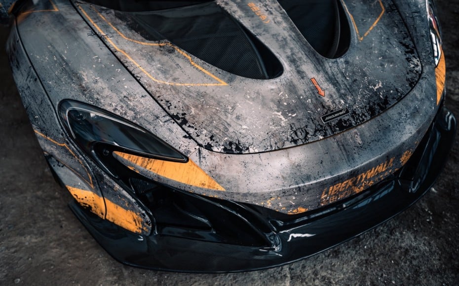 Los vinilos postapocalípticos siguen de moda: ¿Qué tal le quedan a este Mclaren 650S que rueda por Chernóbil?