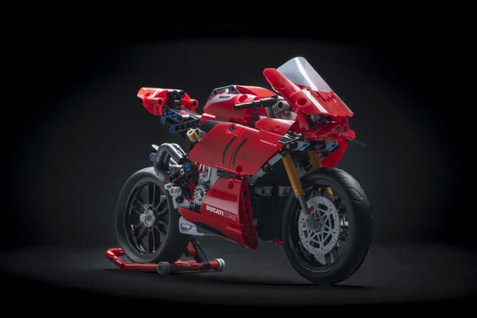 ¿Qué te parece la Ducati Panigale V4 R de LEGO® Technic™?