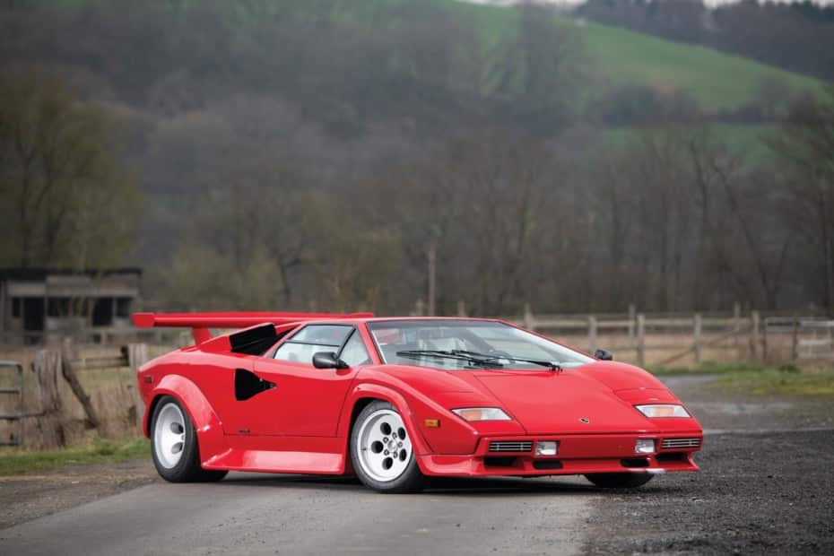 Este Lamborghini Countach LP500 S busca nuevo conductor y ojo, tiene poco más de 14.000 km