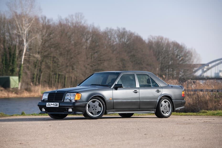 Este Mercedes-Benz 500 E 6.0 AMG es muy exclusivo y busca alguien que le de «caña»