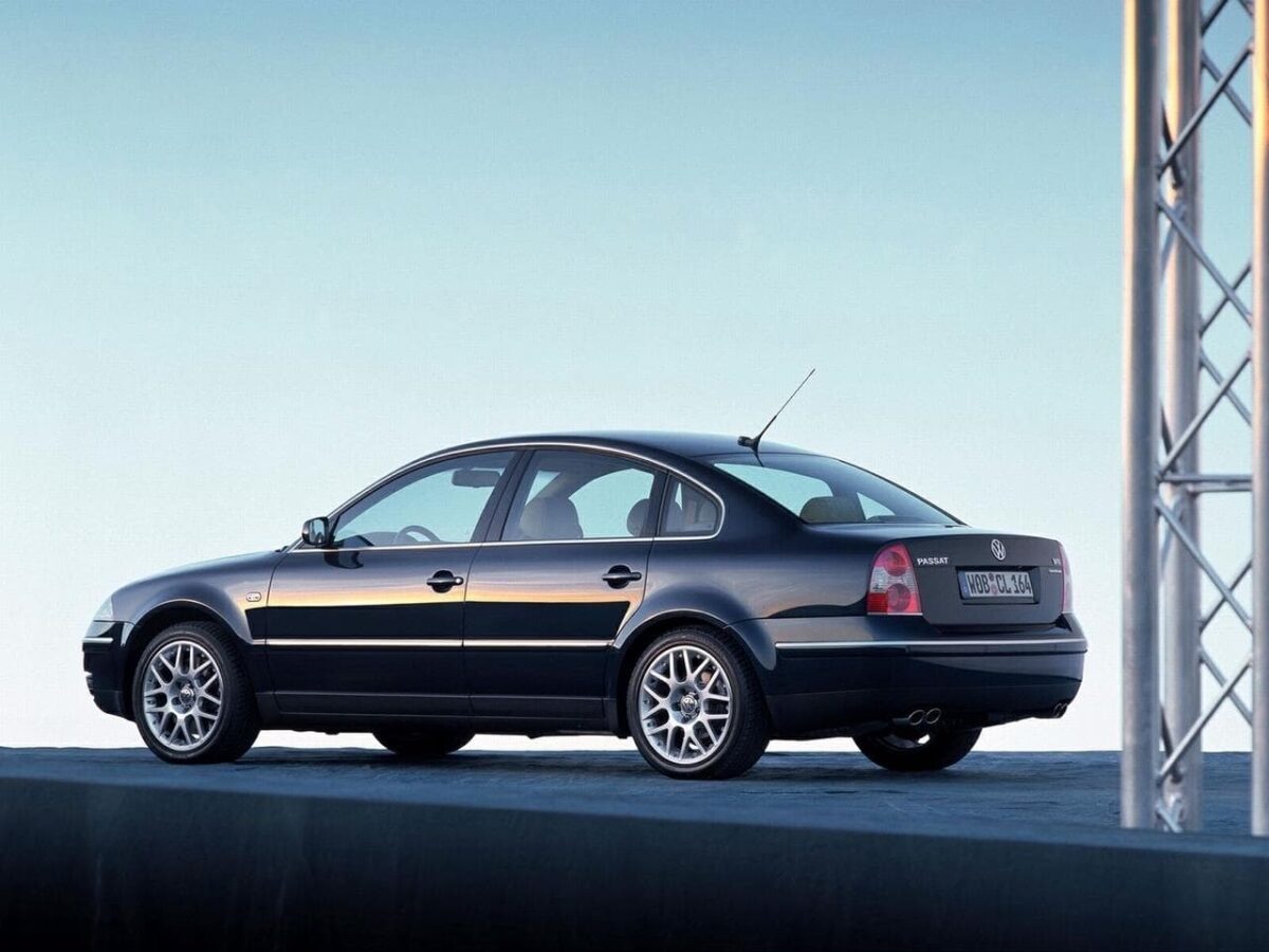 Passat W8, o cuando Volkswagen comercializó la mecánica más rara que podíamos esperar