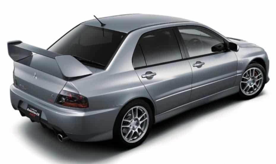 Buscando el mejor Mitsubishi EVO… ¿tú con cuál te quedas de su historia? Buscando el mejor Mitsubishi EVO… ¿tú con cuál te quedas de su historia?