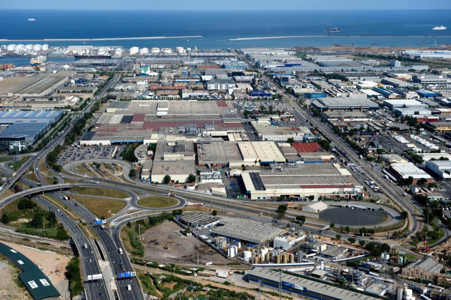 Nissan echa el cierre en la fábrica de la Zona Franca de Barcelona