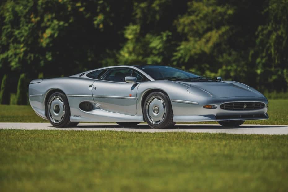 Este Jaguar XJ220 busca nuevo hogar y ojo, solo tiene 6.822 km: Más rápido que un F40 o un Diablo