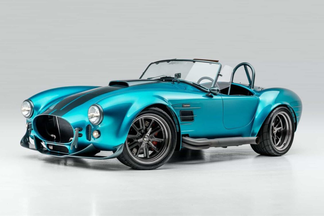 Superformance MKIII-R: Ellos te dan la base del Shelby Cobra, tú lo montas cual mueble de IKEA