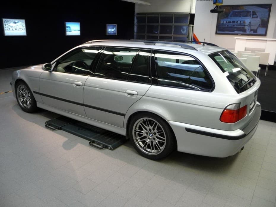BMW-M5-E39-Touring-3-930x698.jpg