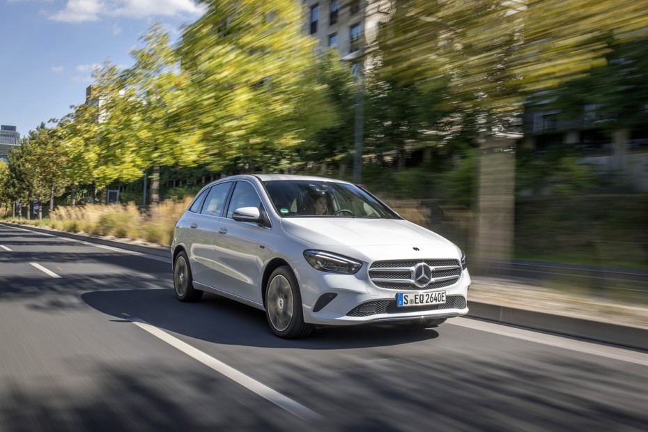 Ya está disponible el Mercedes-Benz B 250 e: La alternativa híbrida enchufable no es barata