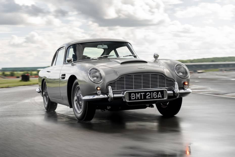 Así es el primer Aston Martin DB5 Goldfinger Continuation en 40 imágenes