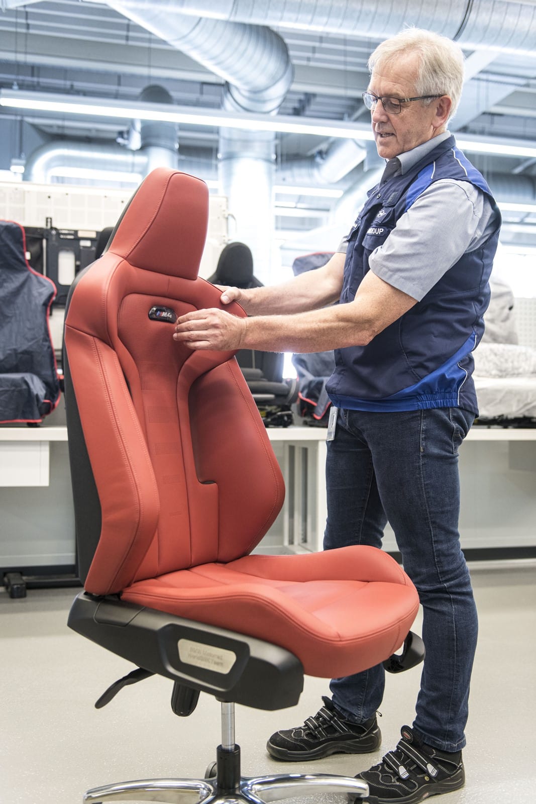 progresivo Económico paquete Olvídate de las sillas de gaming!: El asiento de un BMW M4 Competition como  silla de oficina es lo más