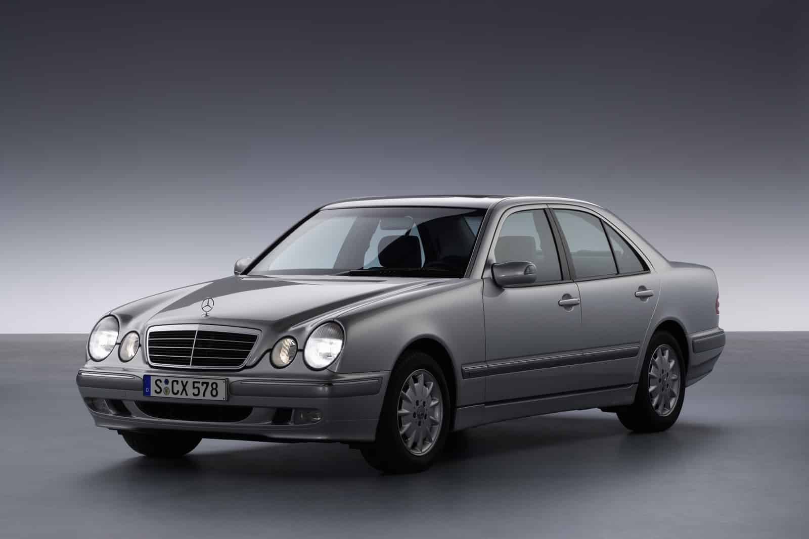 El Mercedes Benz Clase E W210 Cumple 25 A os Uno De Los Duros 