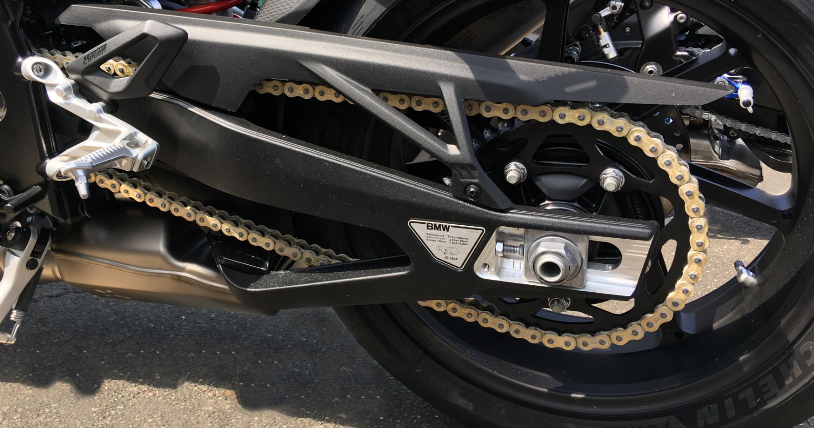 BMW Motorrad anuncia una cadena con diamante industrial sin lubricación ni mantenimiento