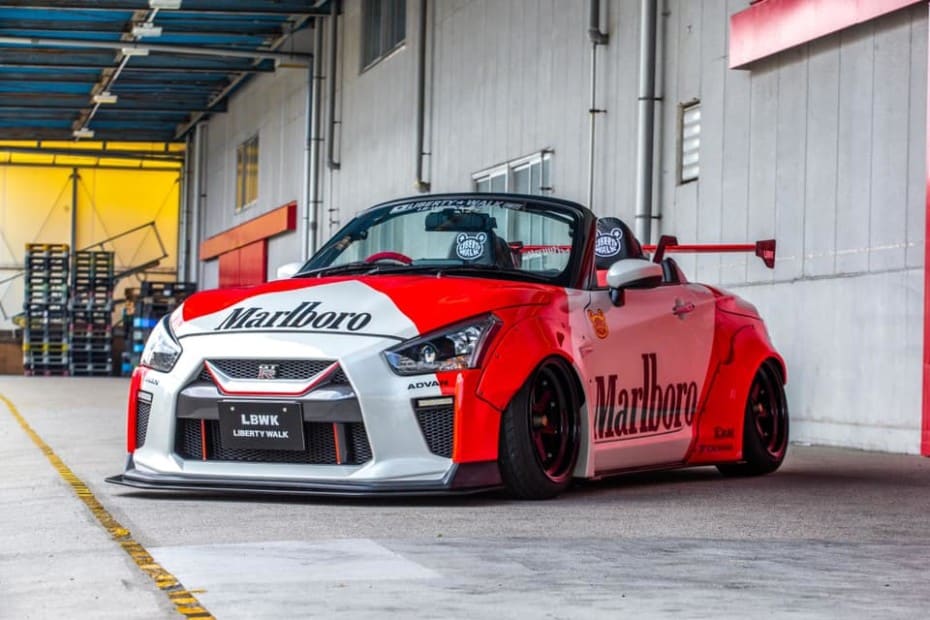 No es un Nissan GT-R, pero esta propuesta de Liberty Walk tiene su encanto