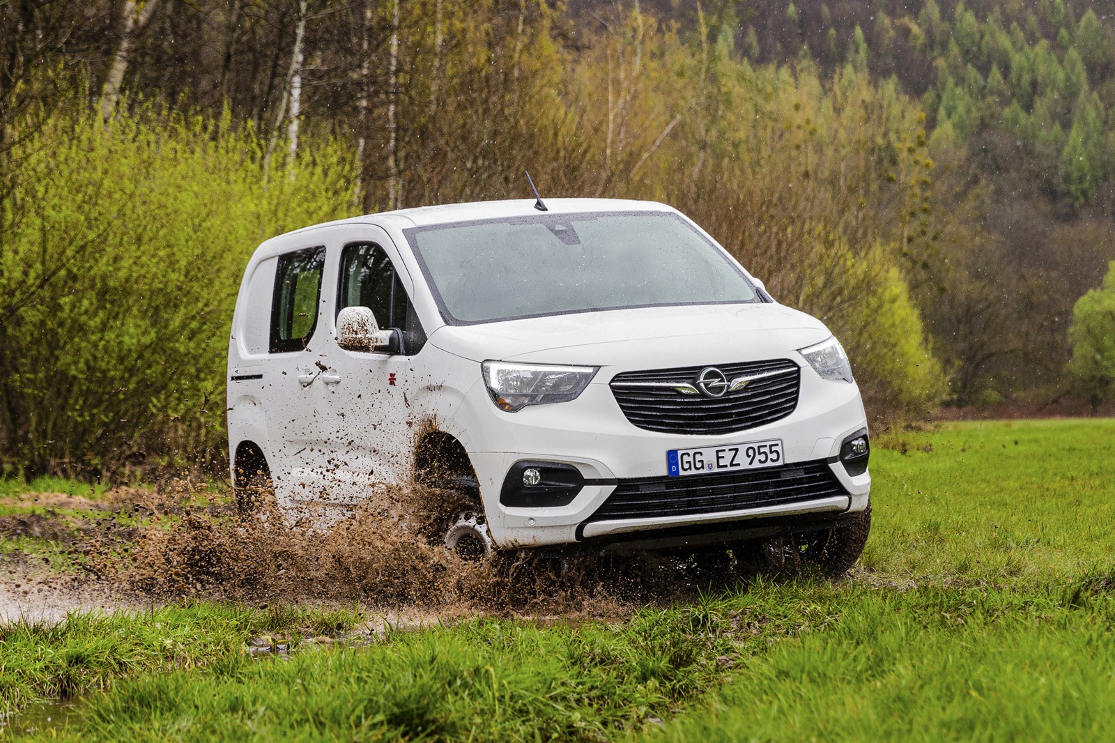 Opel Combo Cargo and Vivaro now available with Dangel all-wheel drive