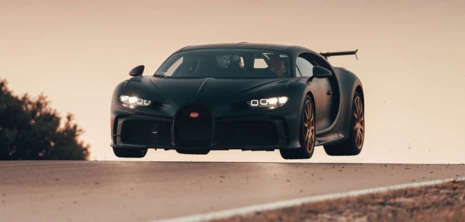 Ver saltar al Bugatti Chiron Pur Sport pone los pelos de punta: ¡son casi 4 millones de euros!