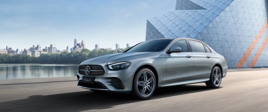 Mercedes-Benz Clase E L 2021: La versión de batalla extendida que no verás por aquí