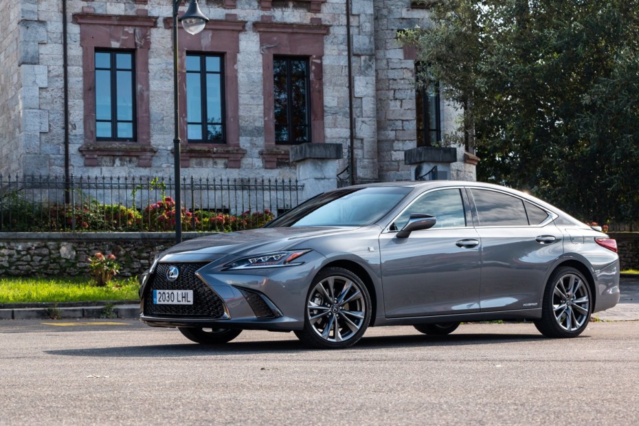 Opinión y prueba Lexus ES 300h híbrido 2020