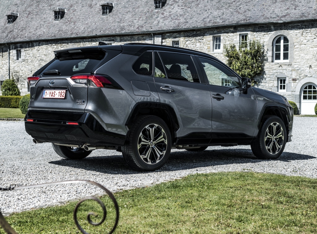 Ya a la venta el Toyota RAV4 Plug-In Hybrid: Más vale tarde que nunca -  .·:·. AMAXOFILIA