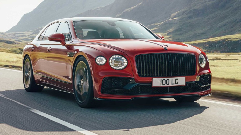 La mecánica V8 llega al Bentley Flying Spur 2020 con 550 CV