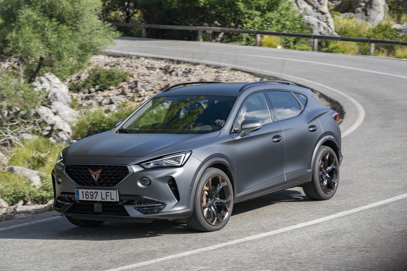 Машина cupra formentor
