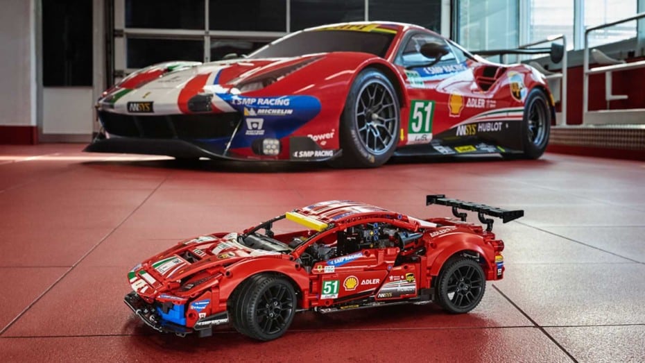 De la pista a tu salón: el Ferrari 488 GTE «AF Corse #51» llega a LEGO Technic