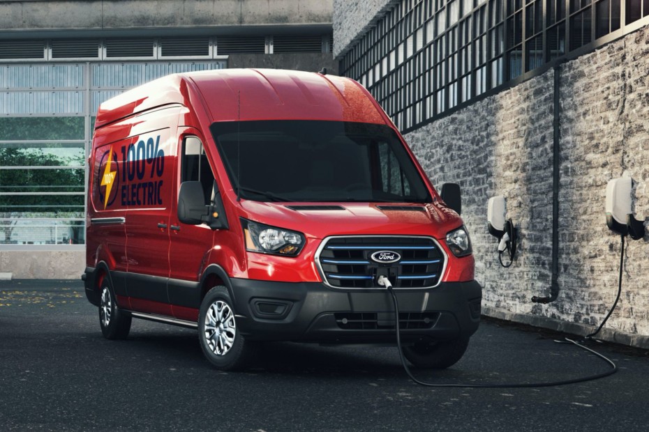 ¡Oficial! Ford E-Transit 2022: Hasta ocho configuraciones con 203 km de autonomía