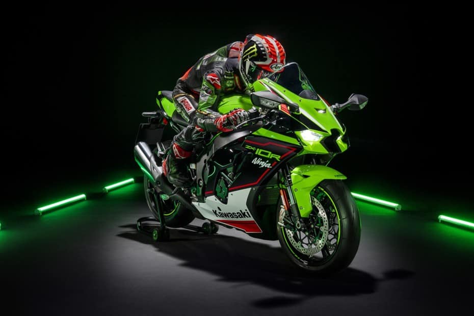 Así son las Kawasaki Ninja ZX-10R y Ninja ZX-10RR 2021: mejorando lo inmejorable