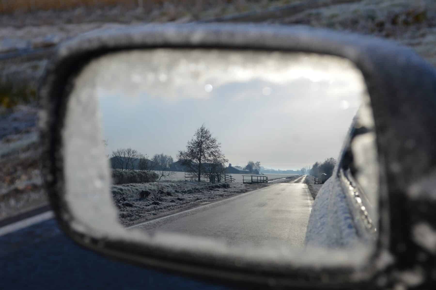 Cómo limpiar los cristales del coche -canalMOTOR