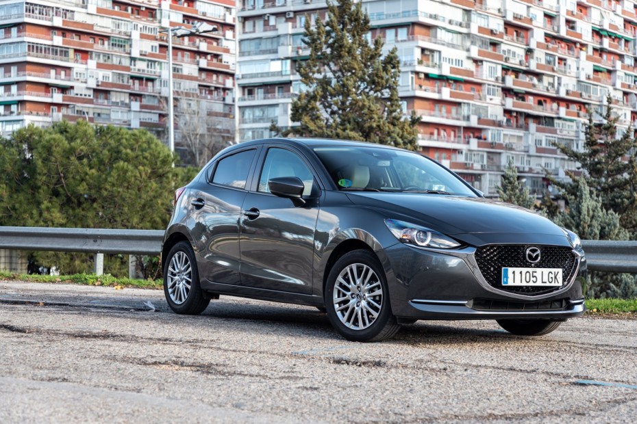 Prueba Mazda2 Signature 1.5 SKYACTIV-G 90 CV M Hybrid 2021: la referencia en consumo y conducción
