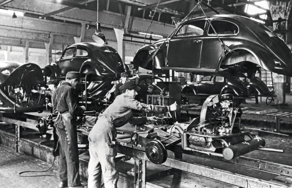 Tal día como hoy, hace 75 años, arrancaba la producción del Beetle: 21.529.464 de unidades fabricadas hasta 2003