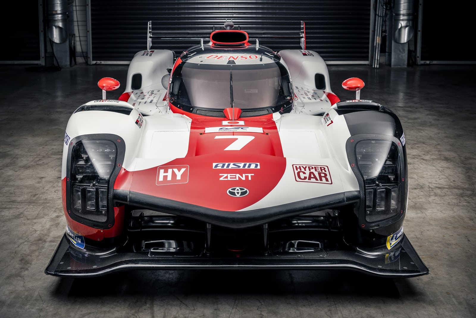 This is the Toyota GR010 HYBRID that we will see in the WEC