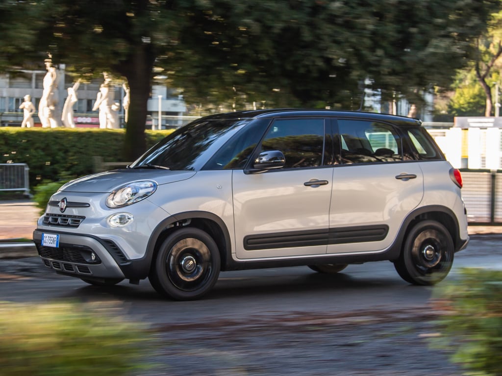 Debuts a Fiat 500L now at a very competitive price